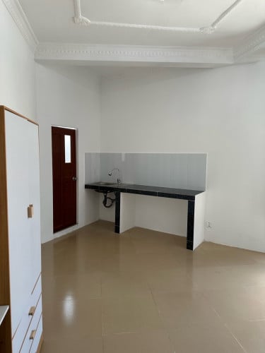 Apartment wide space ជួលធំទូលាយ (ផ្សារទឹកថ្លា 2002)