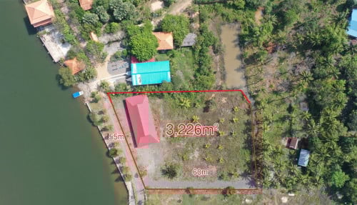 ដីលក់ទល់មុខព្រែកធំកណ្តាលក្រុងកំពត