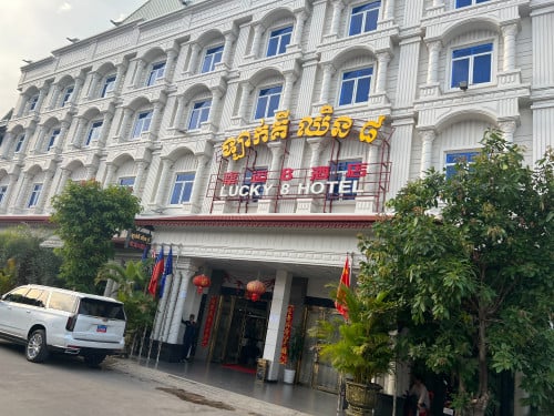 70rooms Lucky 8 Hotel