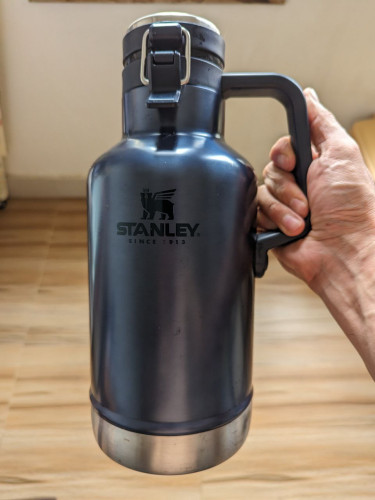 Stanley Classic Vacuum Growler 64oz - Nightfall, Gear