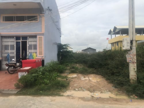 ដីលក់បន្ទាន់.ក្រោយព្រលានយន្ដហោះ