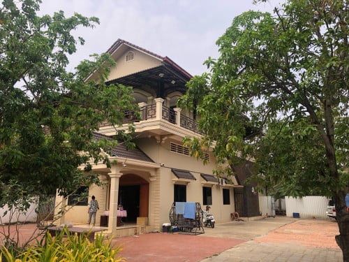 វីឡាសំរាប់ជួល / House for rent