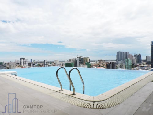 One bedroom duplex style apartment in Bkk1 with pool