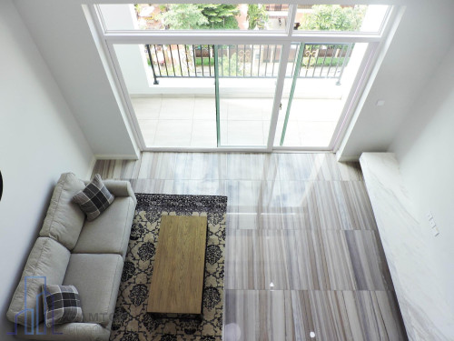 One bedroom duplex style apartment in Bkk1 with pool