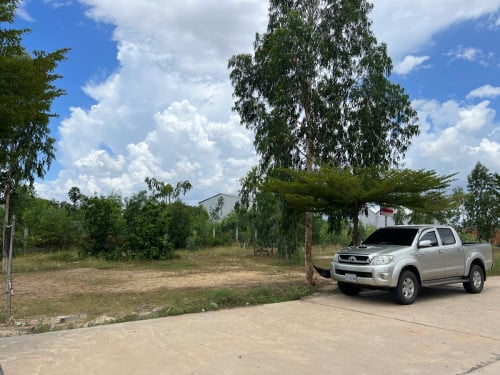 ដីសម្រាប់លក់