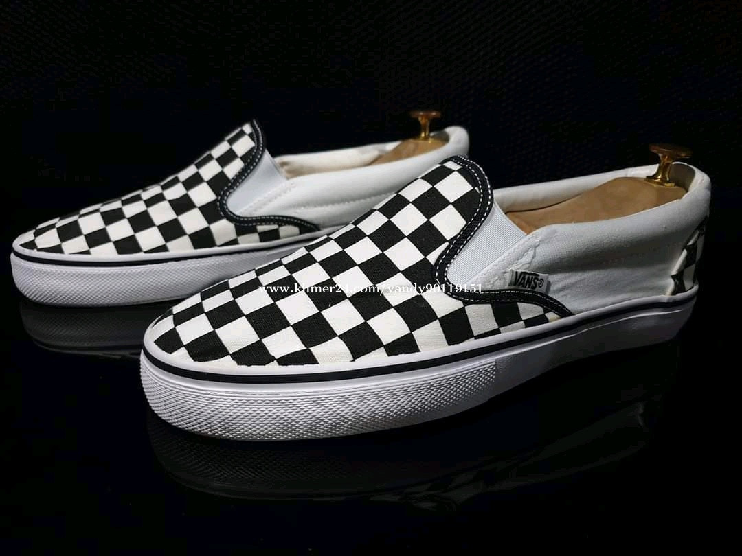 Vans.classic slip on Price 18.00 in Paoy Paet Cambodia Van Dy Khmer24