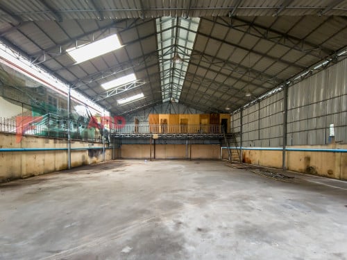 375 SQM Warehouse available for rent in Russian Market Area.