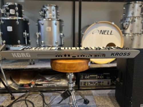 Korg Kross 2 61key 97%