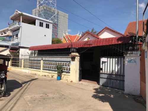 ដីលក់នៅកណ្ដាលក្រុងភ្នំពេញ ទីតាំងល្អអាចសង់ជាខុនដូ ឫជាឃ្លាំងបាន