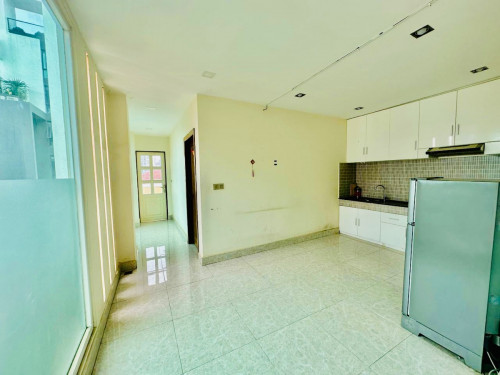 Building For Rent Near Independent Monument, 08 Floors, 17 Rooms, Have Furniture, 6,000$ Per Month