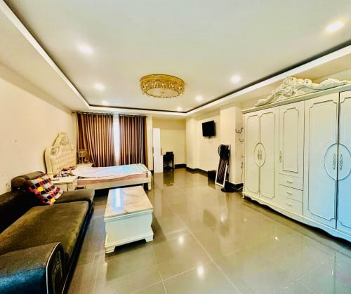Building For Rent Near Independent Monument, 08 Floors, 17 Rooms, Have Furniture, 6,000$ Per Month