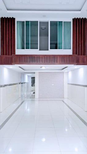 ផ្ទះល្វែង(ម្ចាស់ផ្ទាល់) (E0)នៅបុរីរមនាក្រោយបុរីពិភពថ្មីផ្សារឈូកមាសសំរាប់លក់