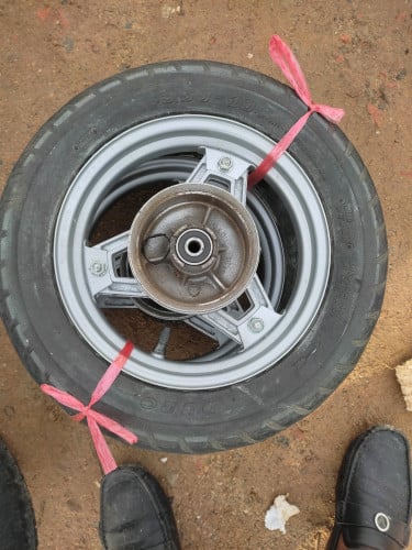 លក់បូម និង កង់ឆៃលីហ្សុីនសំនុំ