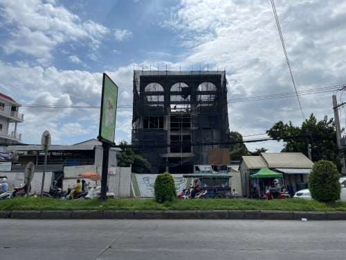 Commercial Building for Rent Along Main Road 217 (Preah Monireth Boulevard)