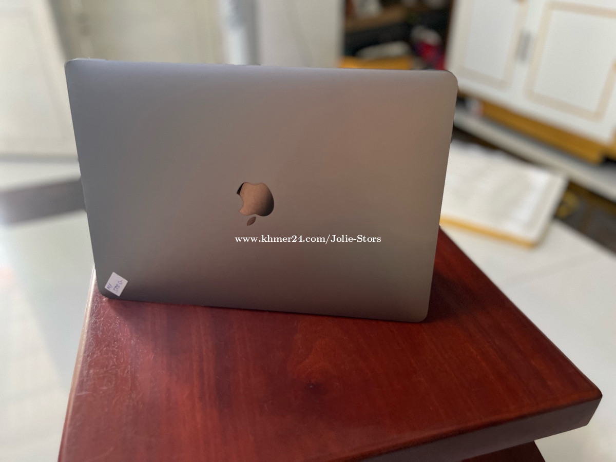 Macbook pro 2020 13inch troch bar M1 Ram 8GB 512GB price $870.00