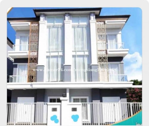 ផ្ទះវីឡាភ្លោះត្រូវការលក់បន្ទាន់ខ្លាំងផ្ទះថ្មីមិនទាន់ចូលនៅ288000$រួមទាំងសំភារះដេគ័រខាងក្នុងទាំងអស់