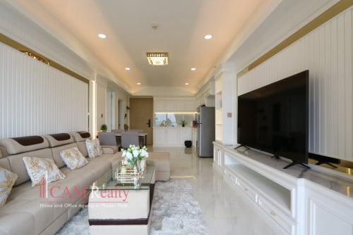 BKK3 (border BKK1) | Korean-style 3 bedrooms condo on 31st floor for rent | Swimming pool and gym