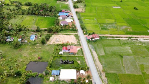 ដីជាប់ផ្លូវកៅស៊ូ ចូលរមណីយដ្ឋាន ម្ចាស់ប្រញាប់លុយ