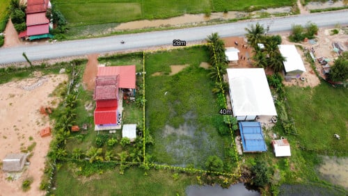 ដីជាប់ផ្លូវកៅស៊ូ ចូលរមណីយដ្ឋាន ម្ចាស់ប្រញាប់លុយ