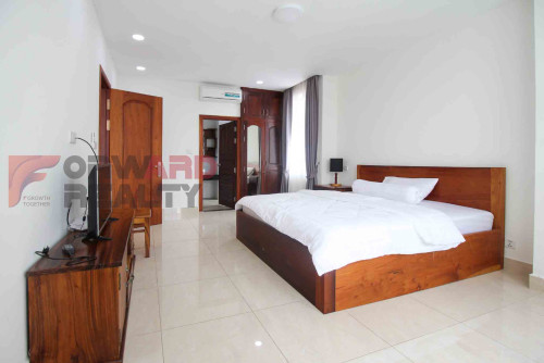Spacious 2 Bedrooms apartment with gym for rent in Russian Market Area (Toul Tumpung)