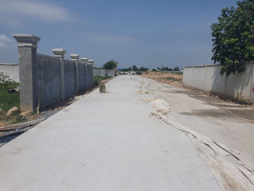 ដីសម្រាប់លក់ជិតមហាវិថី60m , ផ្សារKMall2, Aeon3, ព្រលានយន្តហោះថ្មី