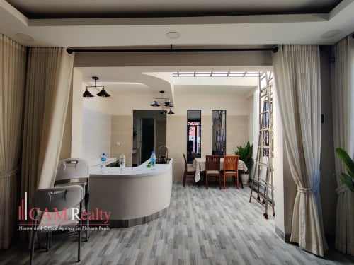 4 bedrooms renovated apartment for rent in great location of Russian Market area