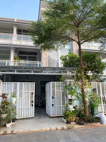 House sell in Orkide 2004