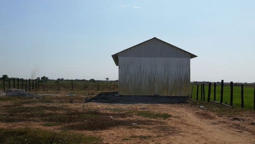 ដីនិងឃ្លាំងលក់នៅសៀមរាប