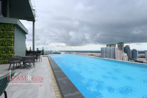 4 bedrooms duplex serviced condo for rent in Tonle Basak area – Phnom Penh