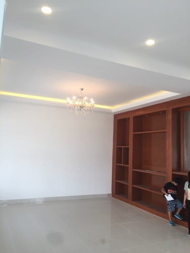 ផ្ទះកែងលក់បន្ទាន់ $150000 មានចំណូលស្រាប់ ពីការជួល $500/ខែ
