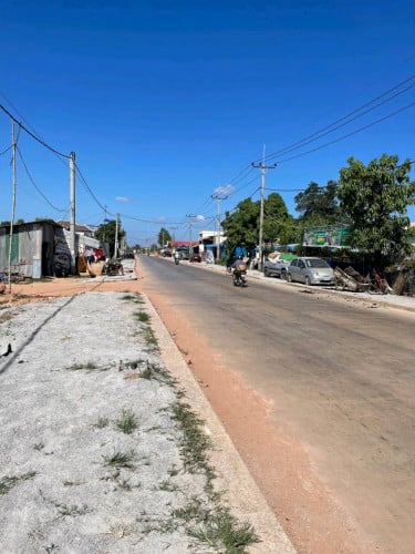 ដីលក់ក្នុងទីរួមខេត្តសៀមរាបផ្លូងសងខាងមុខក្រោយ ទីតាំងល្អ