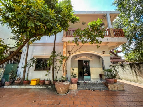 Villa available for rent in Tuek Thla Sen Sok