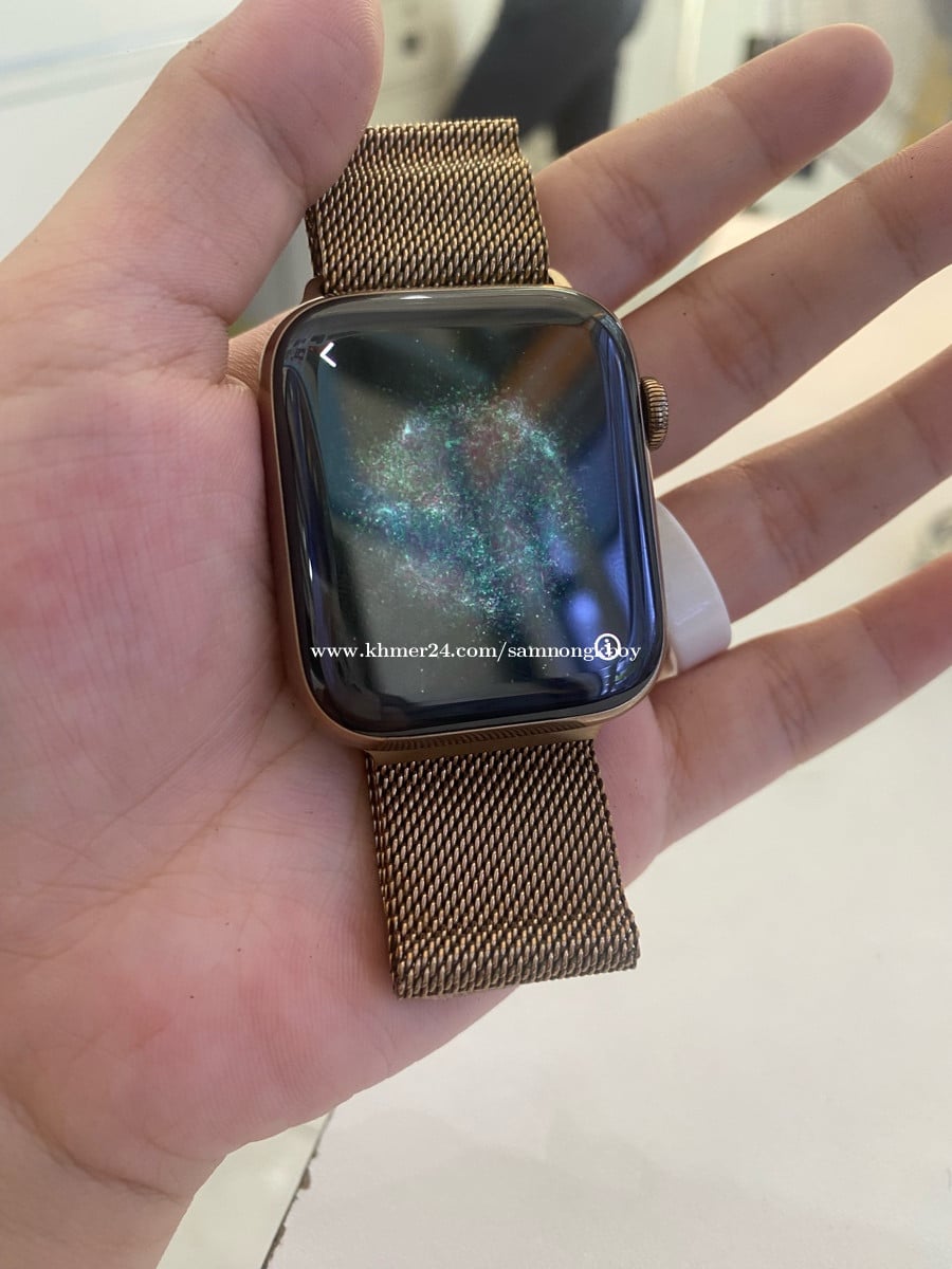 Apple Watch. Series 5 44MM Stainless Steel & Ceramic Case. (Look like