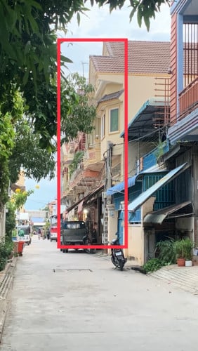 ចង់លក់ផ្ទះនៅតំបន់តាខ្មៅនៅជិតបុរីវិមានភ្នំពេញជិតផ្សារមនុស្សរស់នៅច្រើន