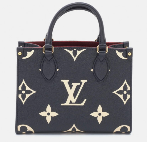 My newest baby in use today 🥰🦩💕 : r/Louisvuitton