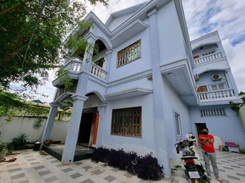 ផ្ទះលក់(ទល់មុខពេទ្យរុស្សី) ប្លង់រឹង 198,000