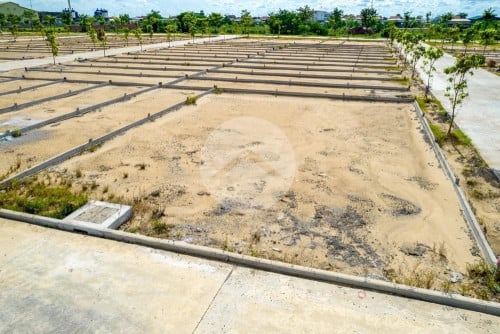 ដីកែង 300m² For Sale in Borey Amory 7 Makara 📍