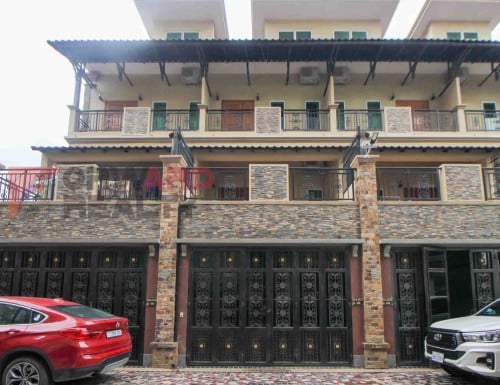 Modern 4 Bedrooms flat house available for rent in Phsar Doem Thkov Area