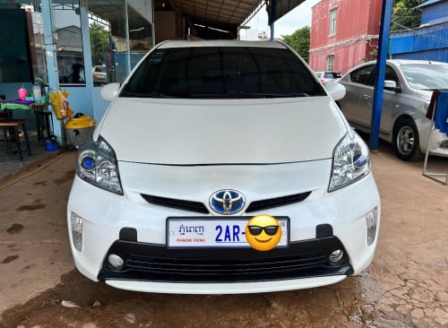 ឡាន Prius 2010 Option 3 ក្នុងលឿង លក់បន្ទាន់