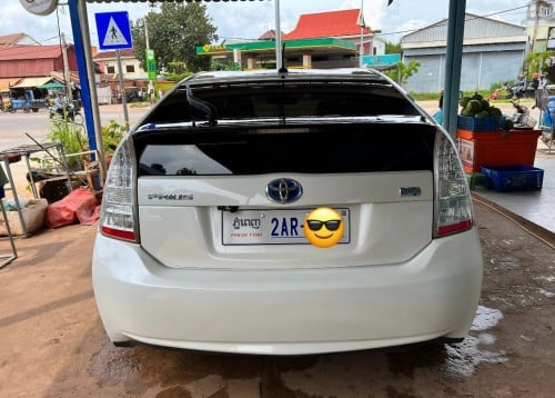 ឡាន Prius 2010 Option 3 ក្នុងលឿង លក់បន្ទាន់