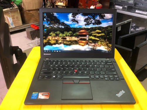 Lenovo X250 Core i5 5th  RAM  8GB SSD 128GB