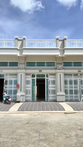 ផ្ទះលក់បន្ទាន់ បុរីរមនាជាប់បុរីពីភពថ្មីឈូកវ៉ា១