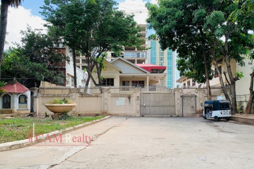 BKK1 (Norodom Blvd.) | 6 bedrooms commercial villa for rent