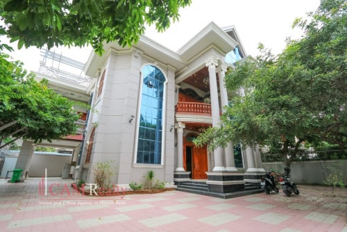 8 Bedroom Villa For Rent in Toul Kork
