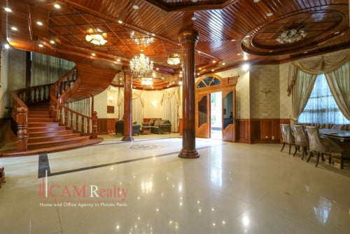 8 Bedroom Villa For Rent in Toul Kork