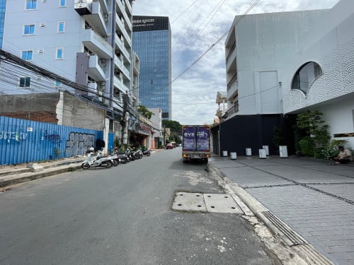 Land for Rent in Daun Penh Close to Norodom Boulevard