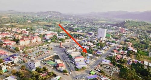 ដីលក់​ ជិត​វិមានឯករាជ្យ​ ប៉ៃលិន​