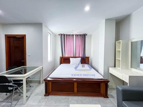 Russian market | Beautiful studio room with elevator for rent at Phsar Deum Thkov area