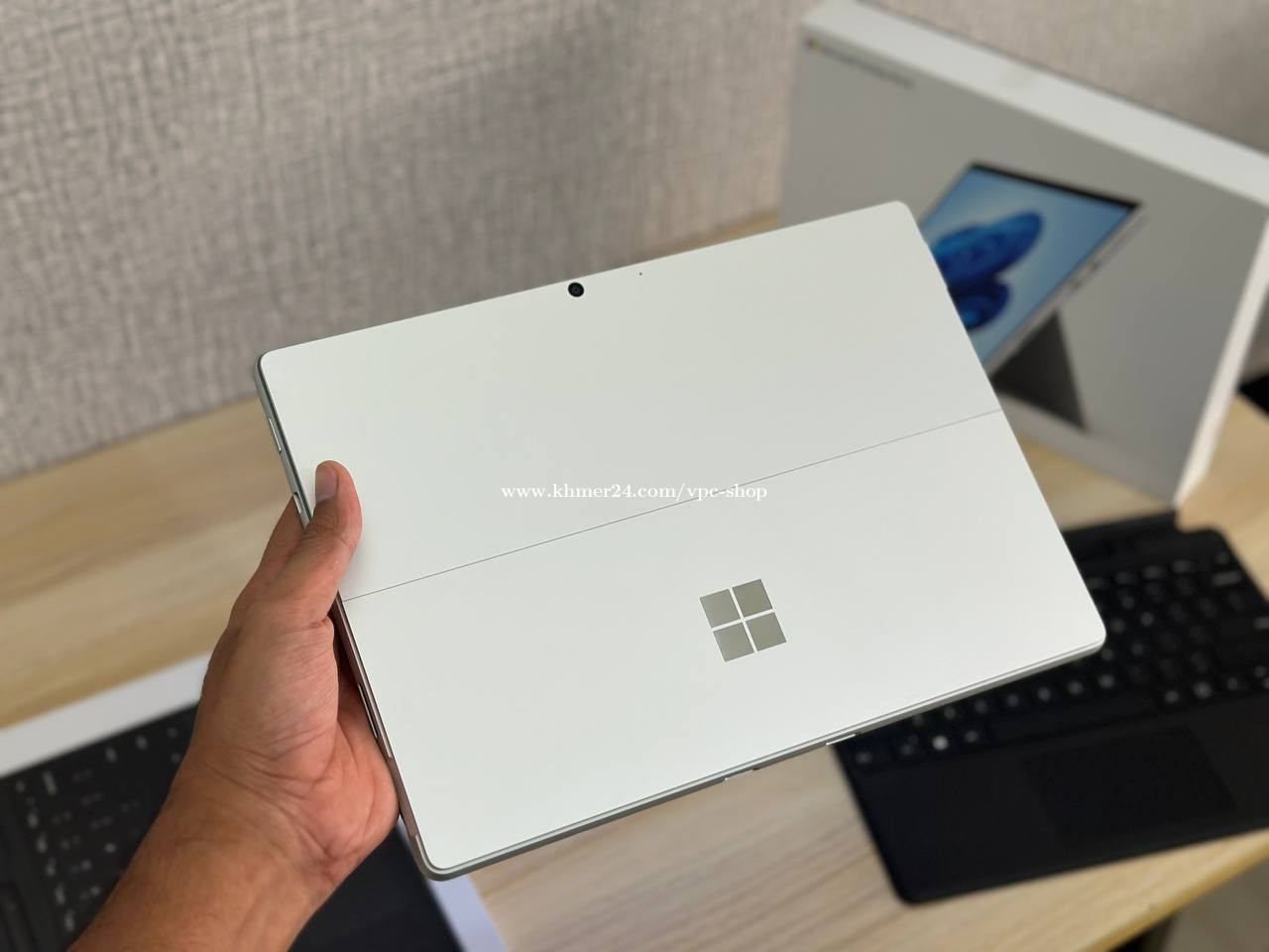 Surface Pro 8 ( 99.99% ) CPU Intel Evo Core i5, RAM 8GB, SSD 256GB