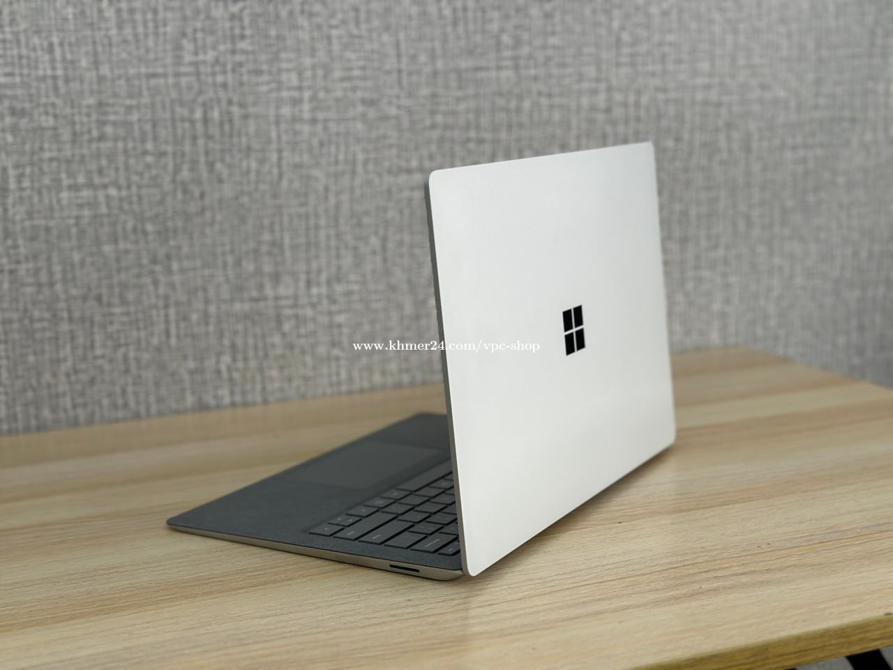 Surface Laptop 2  Grade A %  CPU Core i5, RAM 8GB, SSD GB